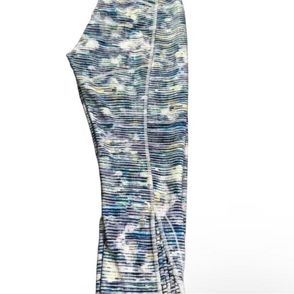 Lululemon High Waisted multicolor Legging - Picture 3 of 3